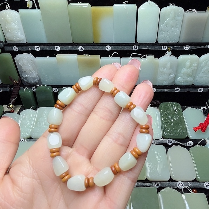 和田玉挂坠未镶嵌