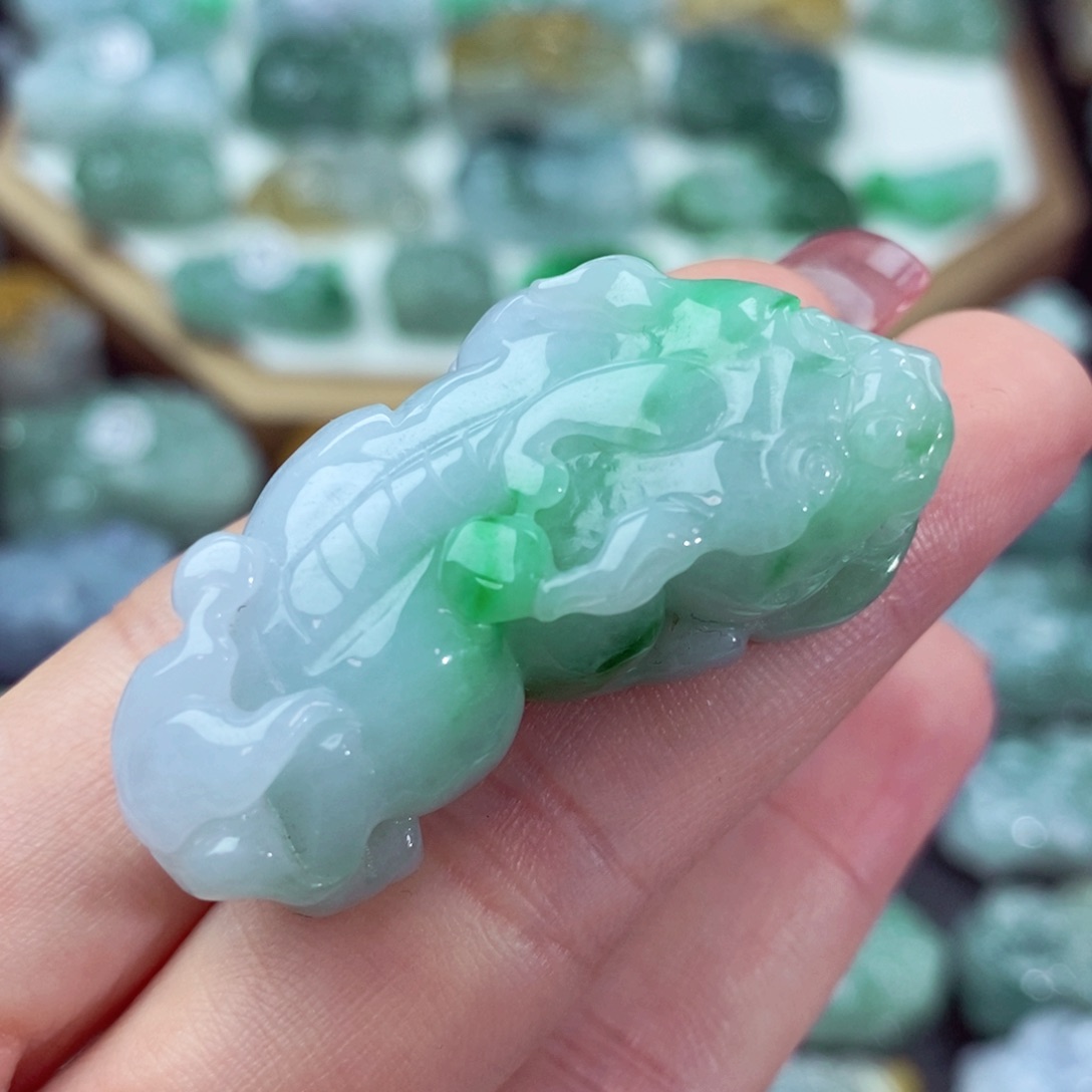 翡翠颈饰未镶嵌天然