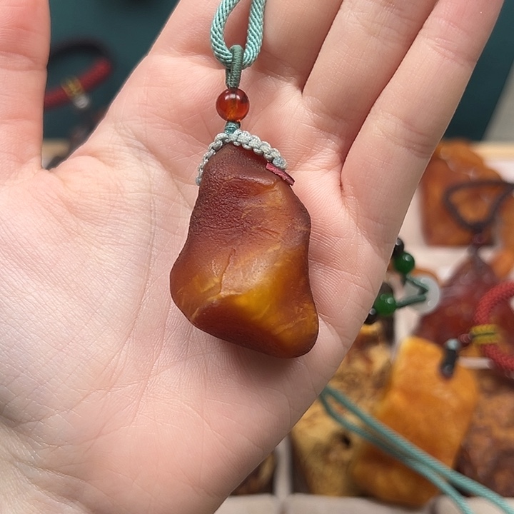 琥珀珠宝奇石未镶嵌