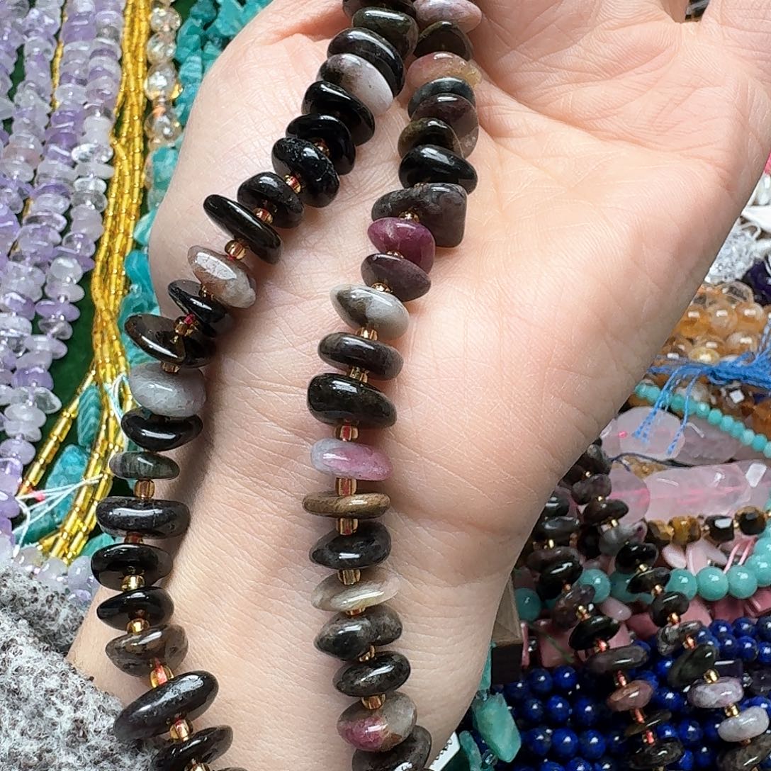 葡萄石未镶嵌珠宝半成品一条12mm碧 玺