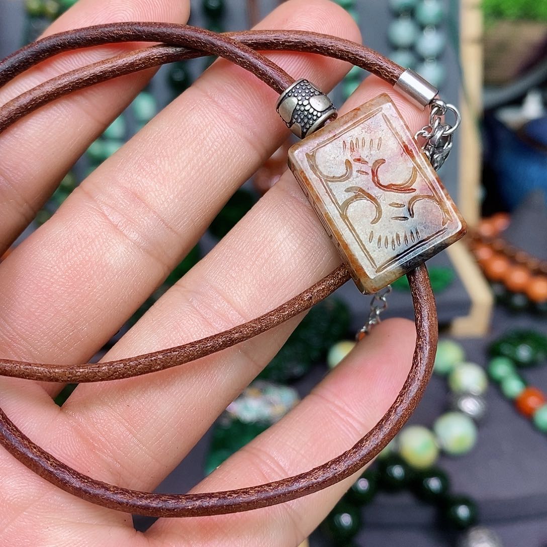 翡翠颈饰银S925镶嵌漂亮美眉