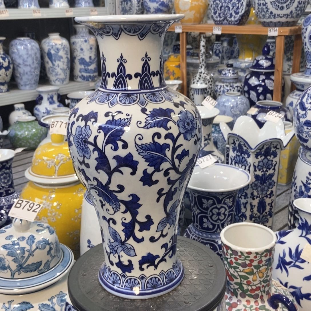 摆件花瓶手绘釉下彩