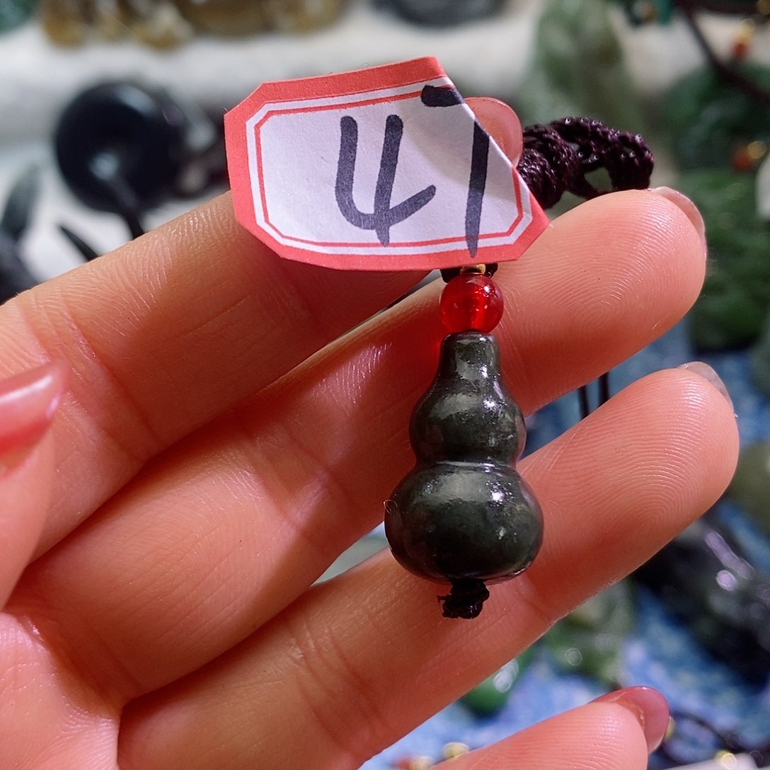 和田玉（糖玉）颈饰未镶嵌