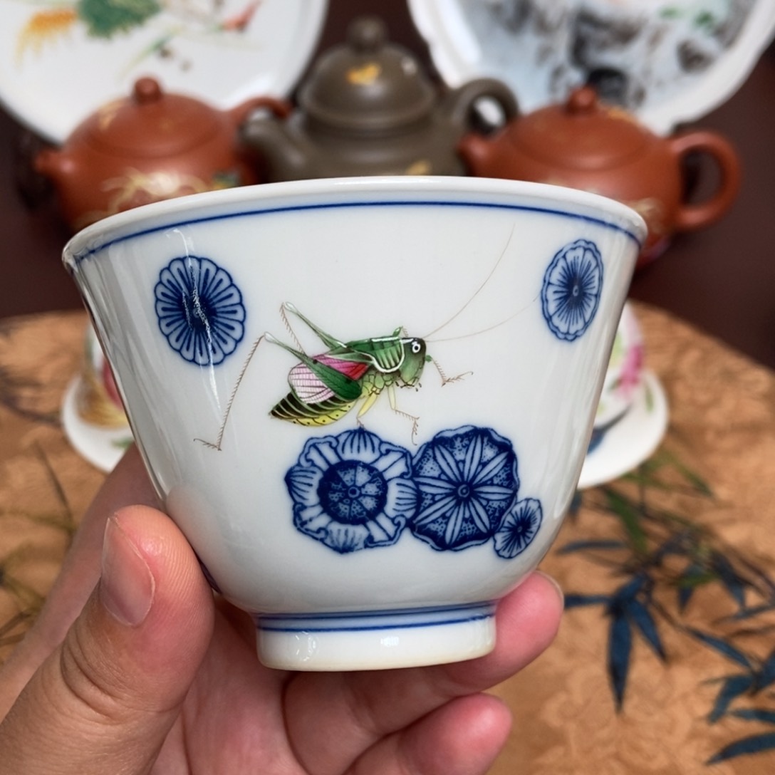 青花珐琅彩蝈蝈杯