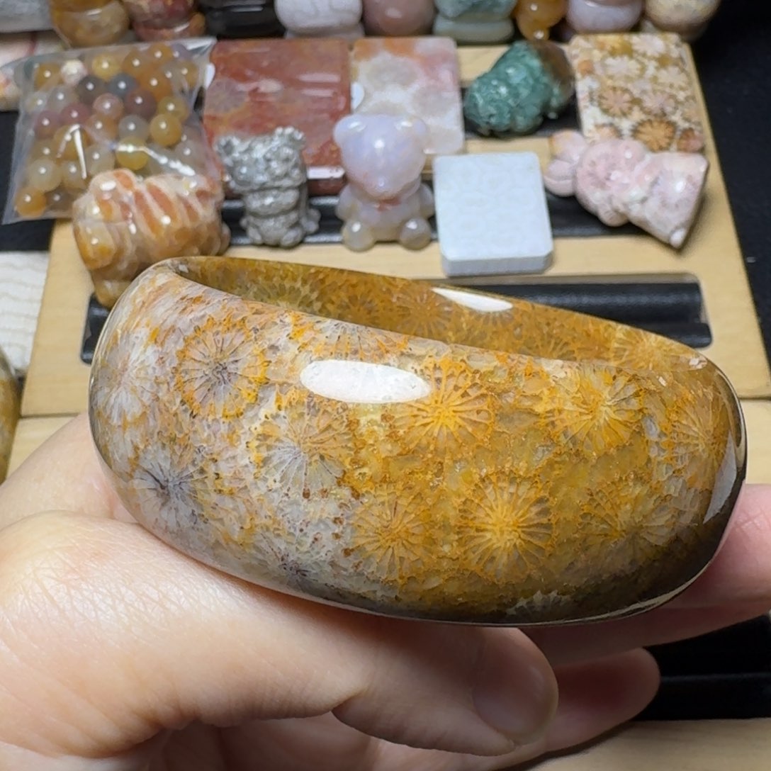 硅化玉54.5宽版大花 有点包容，可盘未镶嵌C*C