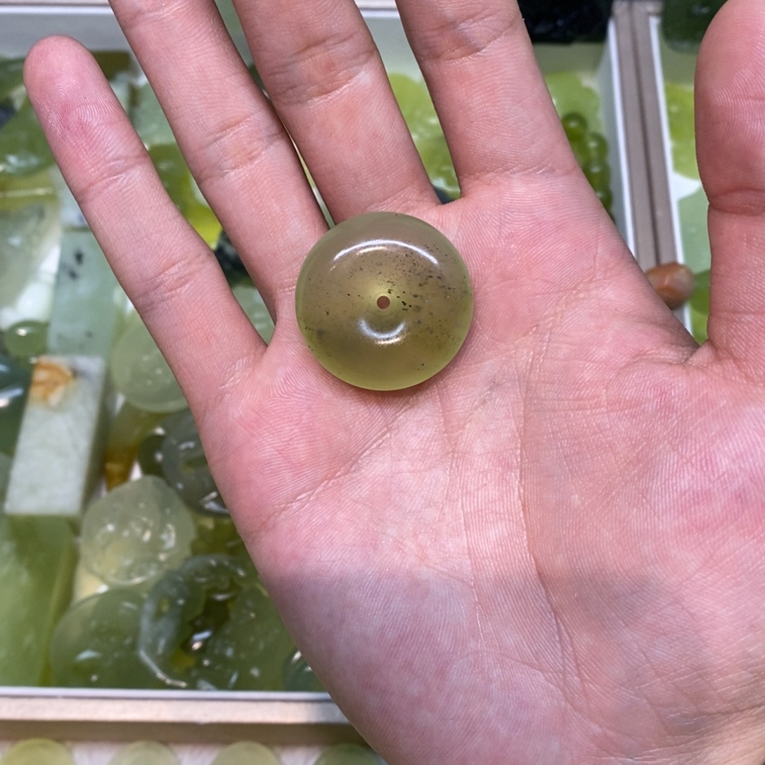 岫玉未镶嵌吊坠(不含链)