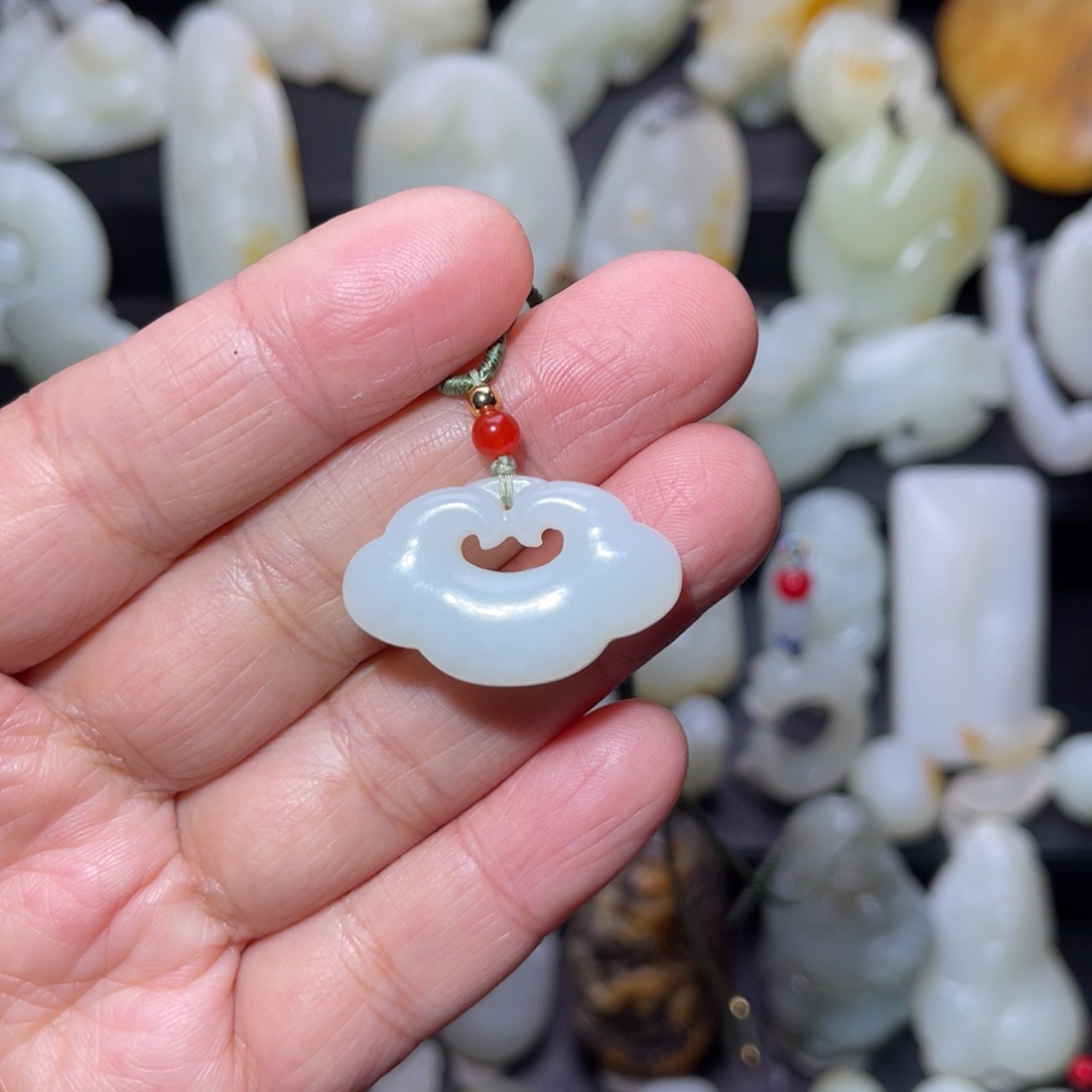 和田玉颈饰未镶嵌