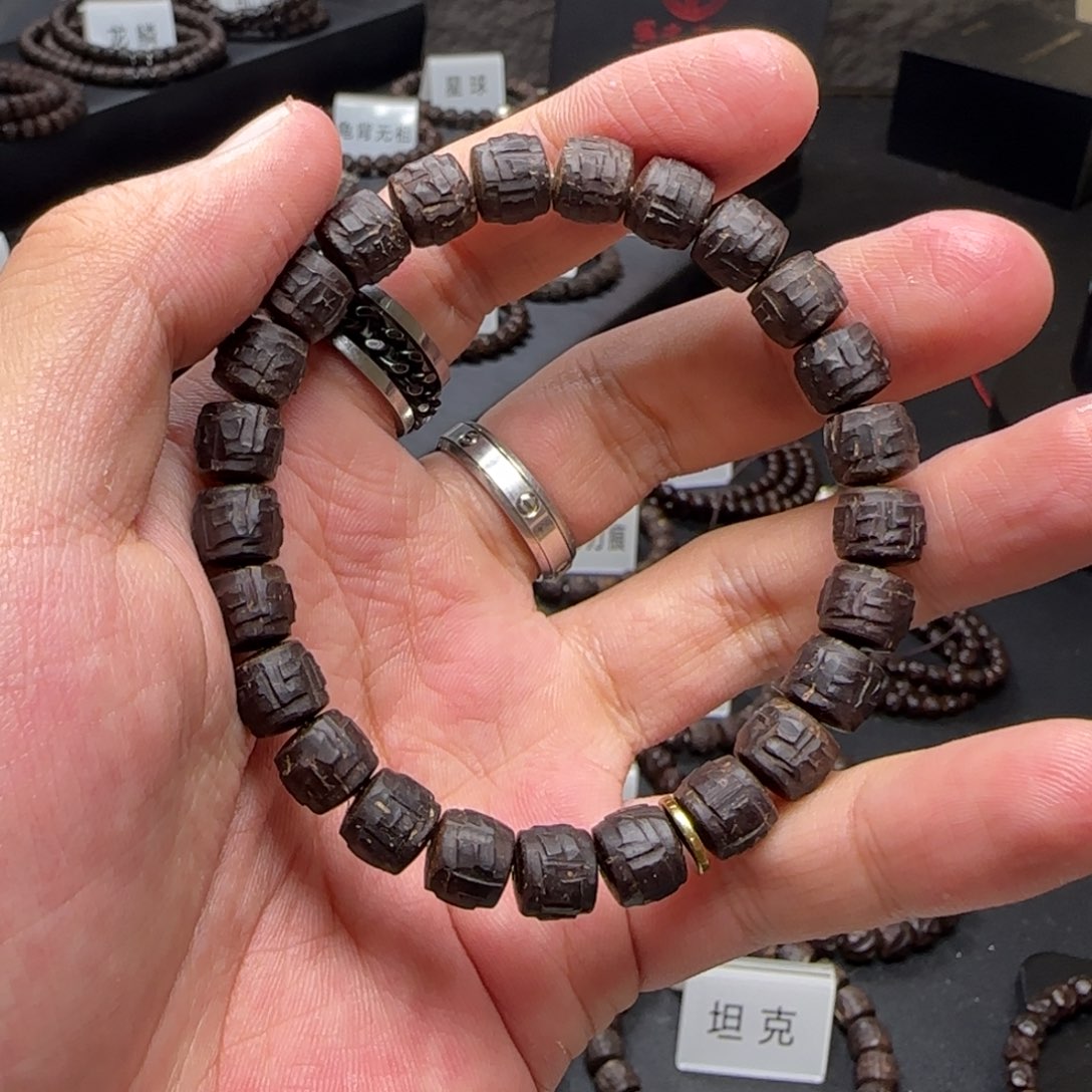 椰蒂吊坠?*给98坦克加86椰嘎单圈fhjjcccvb