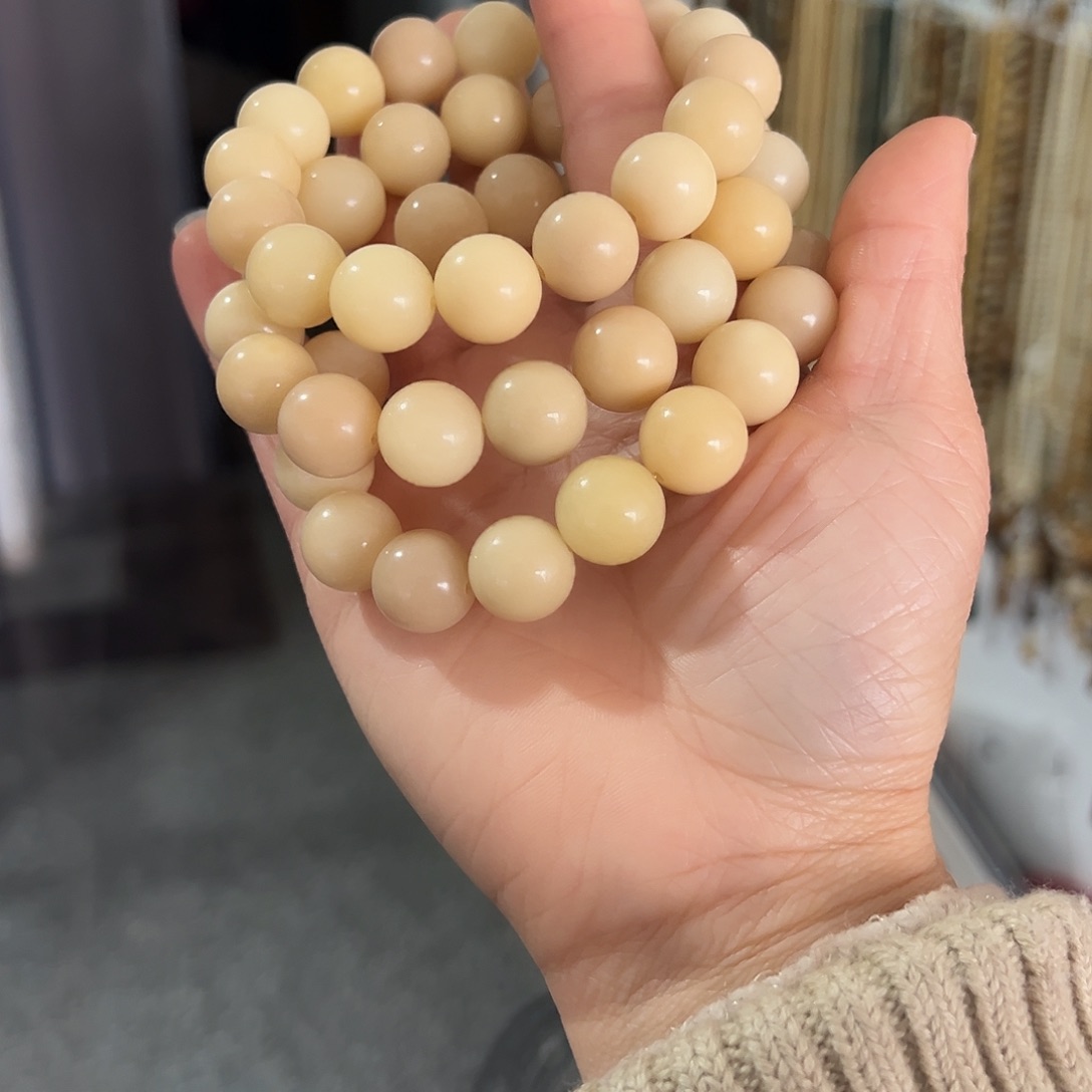 白玉菩提吊坠13卡