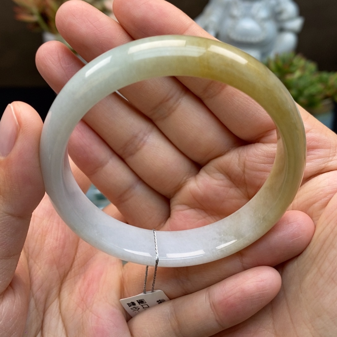 翡翠手镯未镶嵌天然