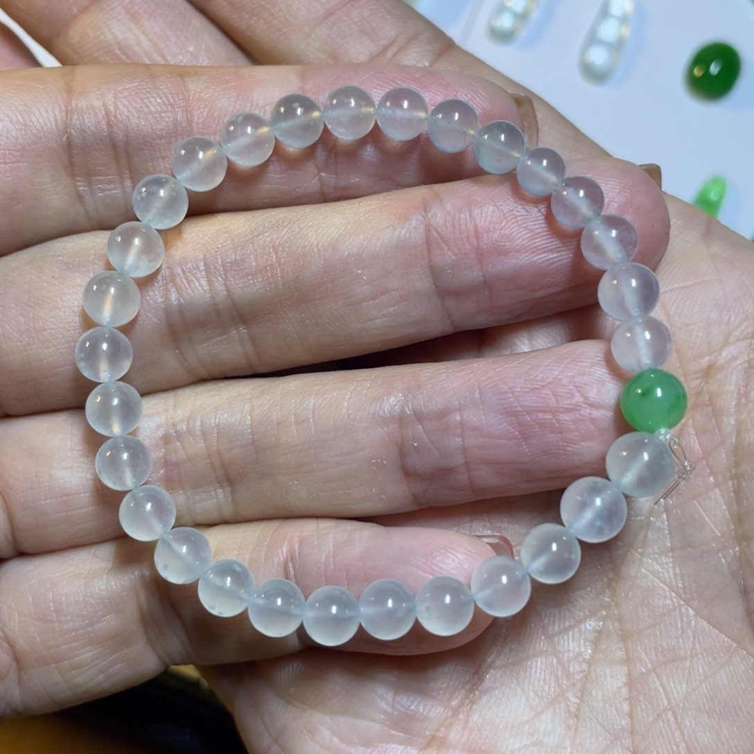 翡翠颈饰未镶嵌珠串