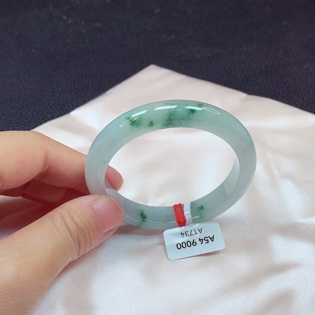 翡翠手镯（圆镯）未镶嵌手镯54