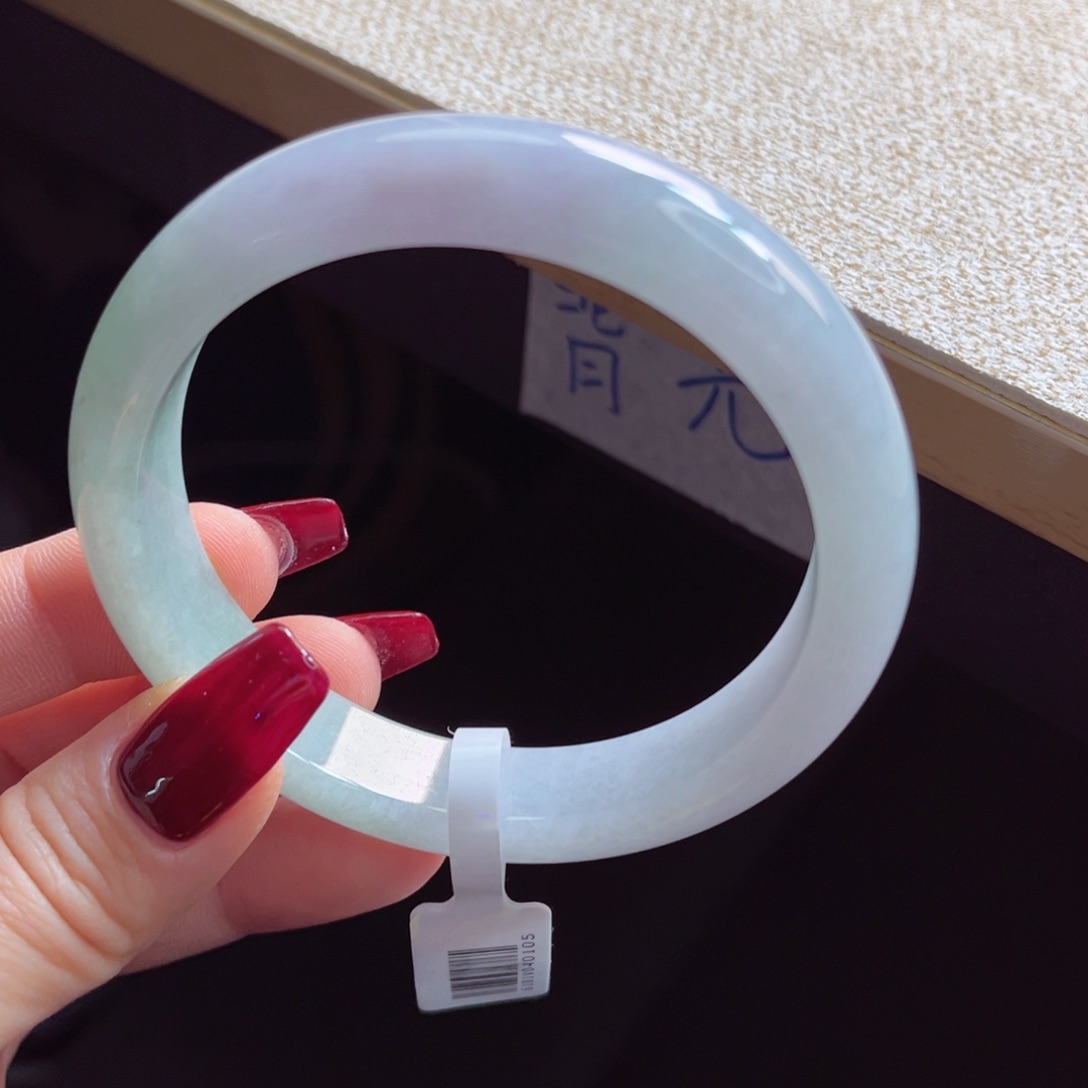 翡翠手镯未镶嵌手镯