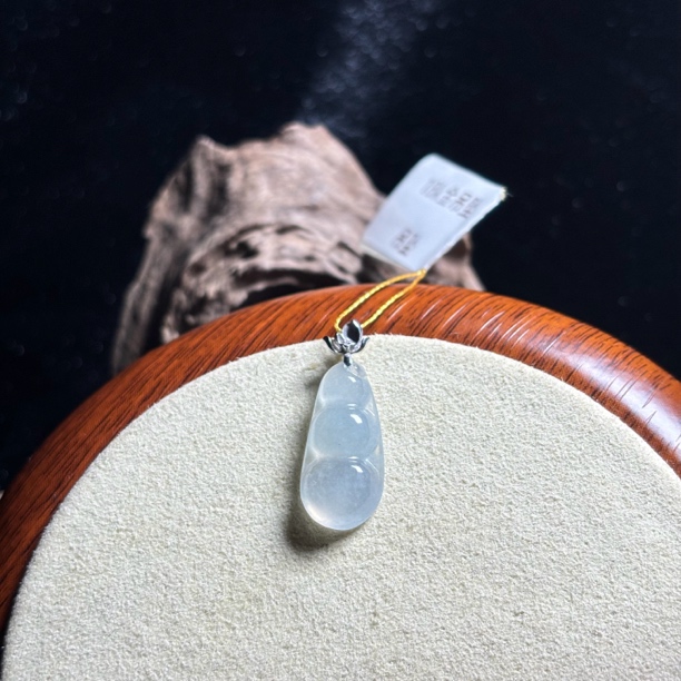 天然缅甸A货翡翠18k金镶嵌冰种白冰福豆冰透水润尺寸23.7*9*4