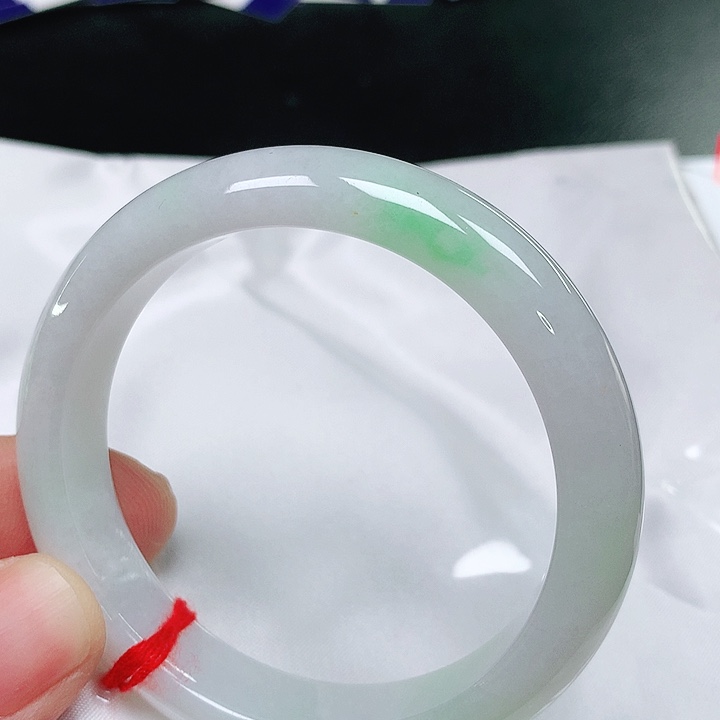 翡翠手镯未镶嵌翡翠手镯未镶嵌