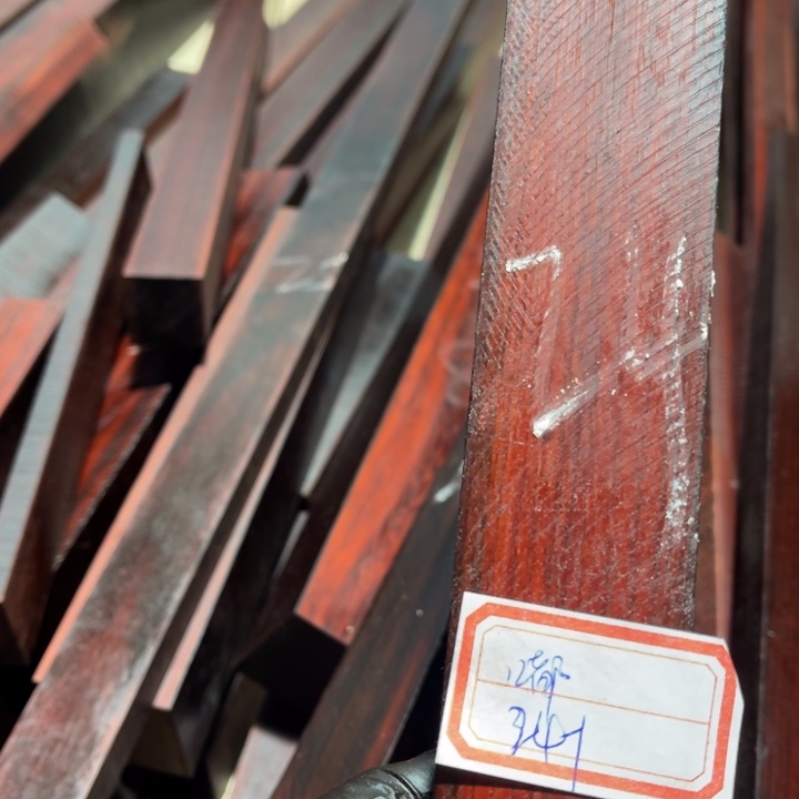 紫檀木类端景台嘟**哥