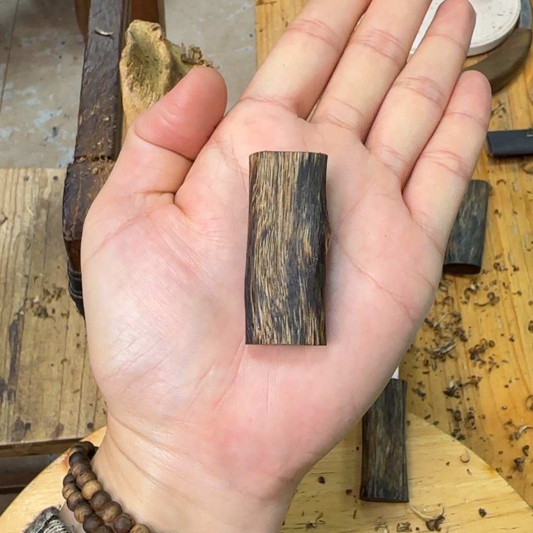 沉香吊坠素牌绿奇7.4克