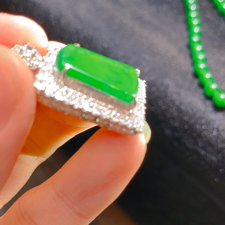 【闪购商品】翡翠颈饰银S925镶嵌翡翠