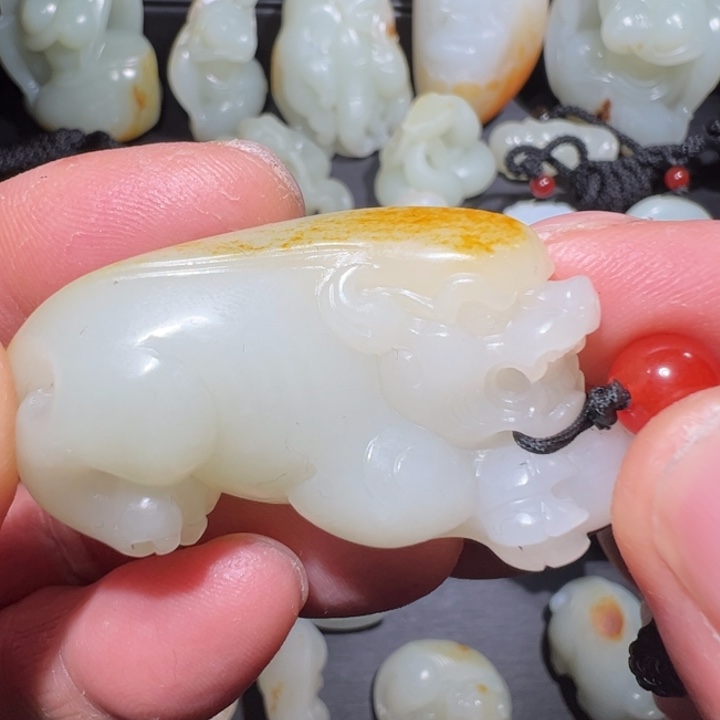 和田玉颈饰未镶嵌敖**下