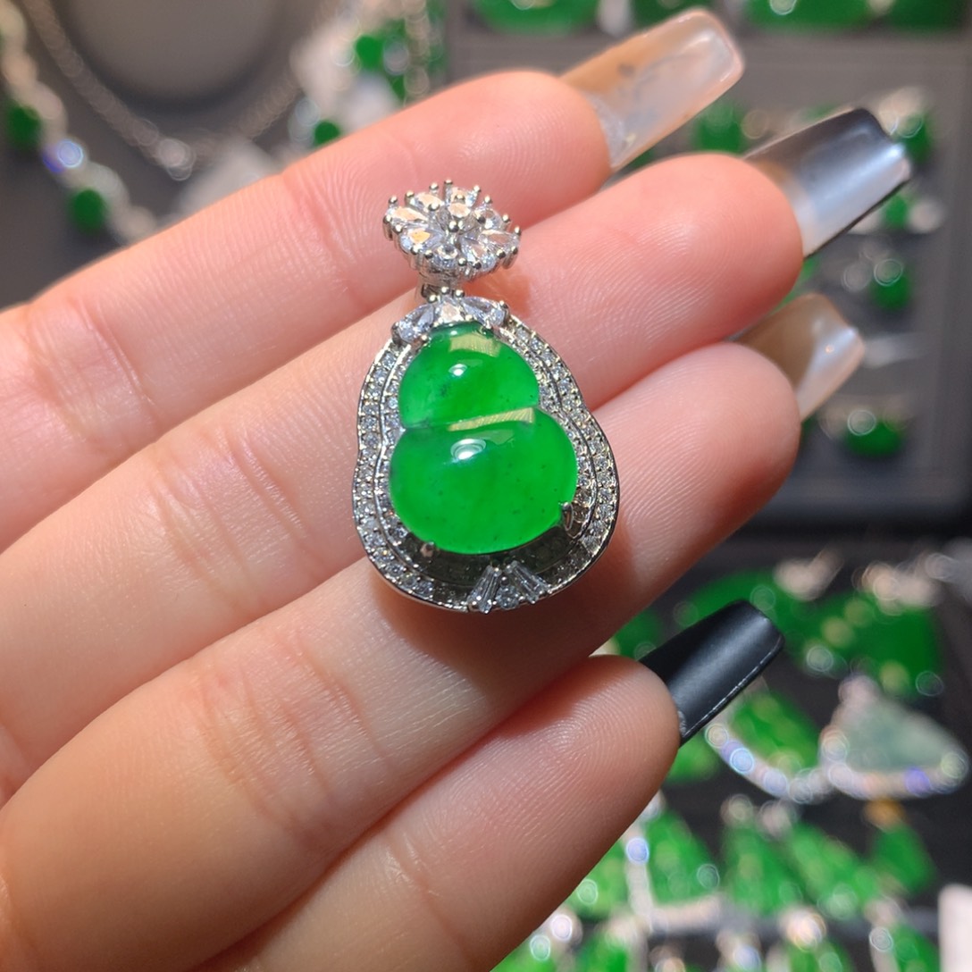 翡翠颈饰银S925镶嵌葫芦