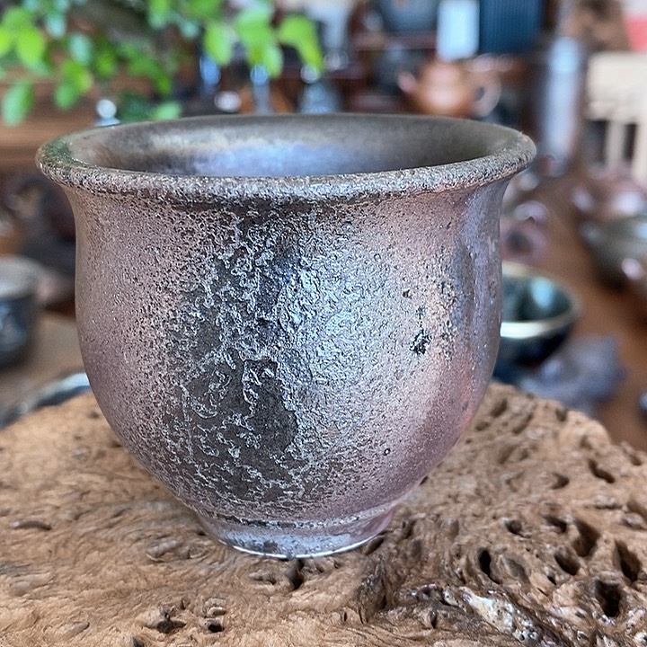 碳化白泥杯微瑕失圆，建水紫陶，全手工纯柴烧茶器