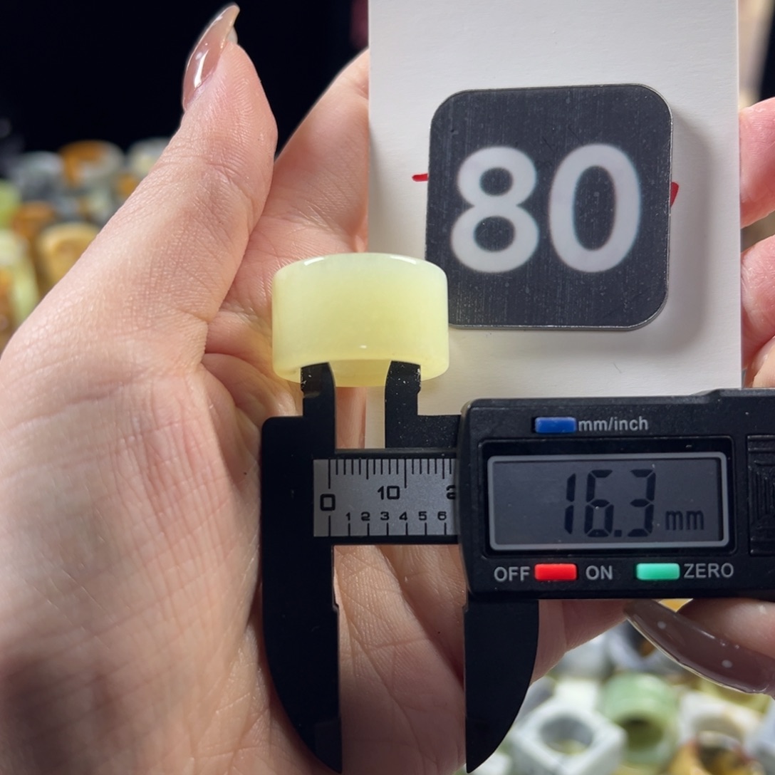 蛇纹石玉未镶嵌戒指