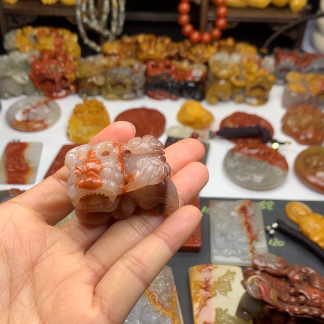 石英质玉（黄龙玉）挂件未镶嵌