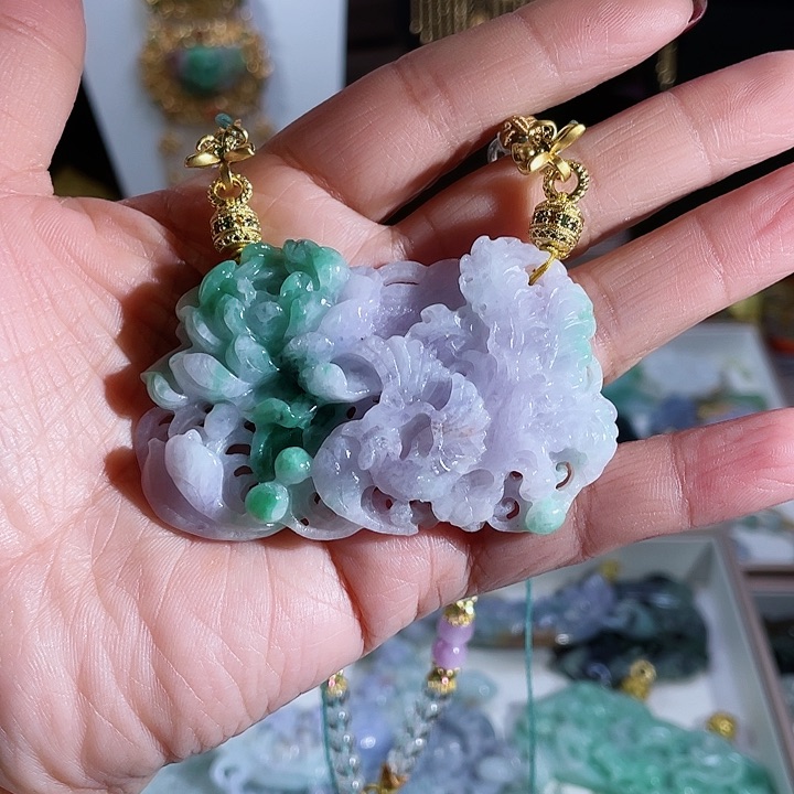 翡翠颈饰银S925镶嵌芭****y春彩凤穿牡丹锁