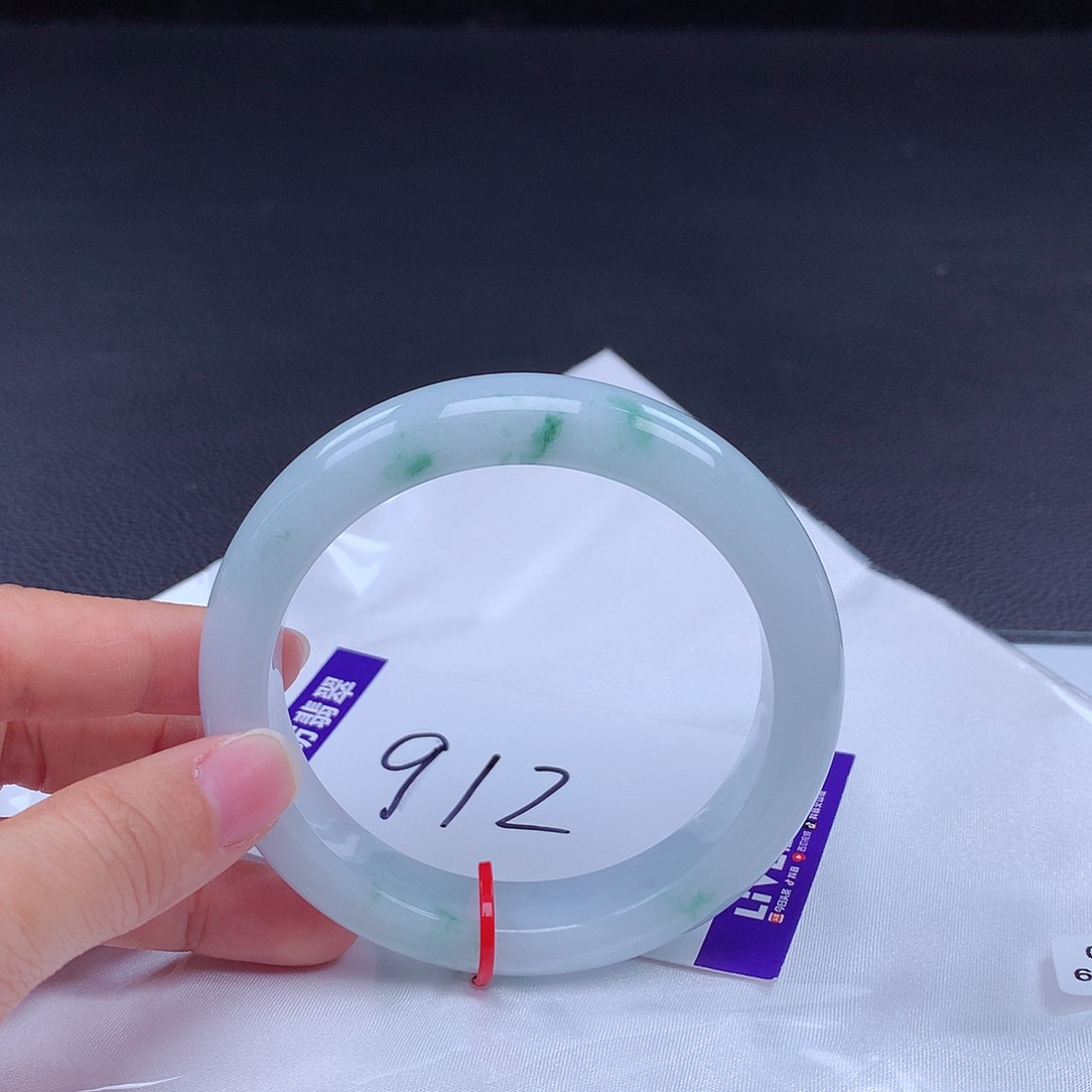 翡翠手镯未镶嵌61.6圈001884