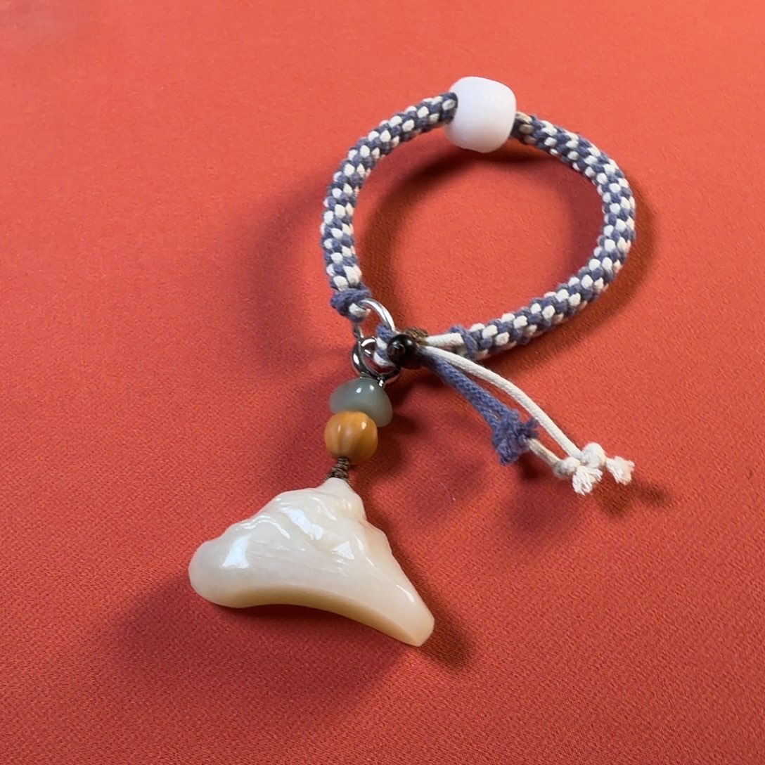 和田玉未镶嵌把件