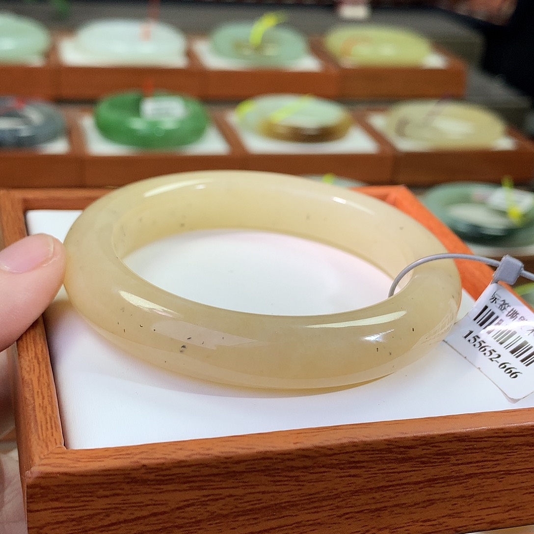 和田玉未镶嵌手镯56+水蜜桃糖青花桂花