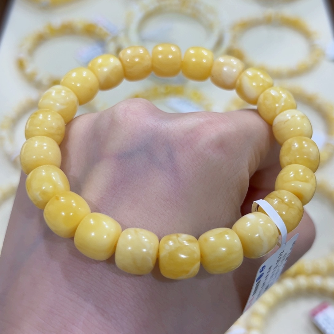 蜜蜡手链未镶嵌方*10.5m满蜡奶油黄