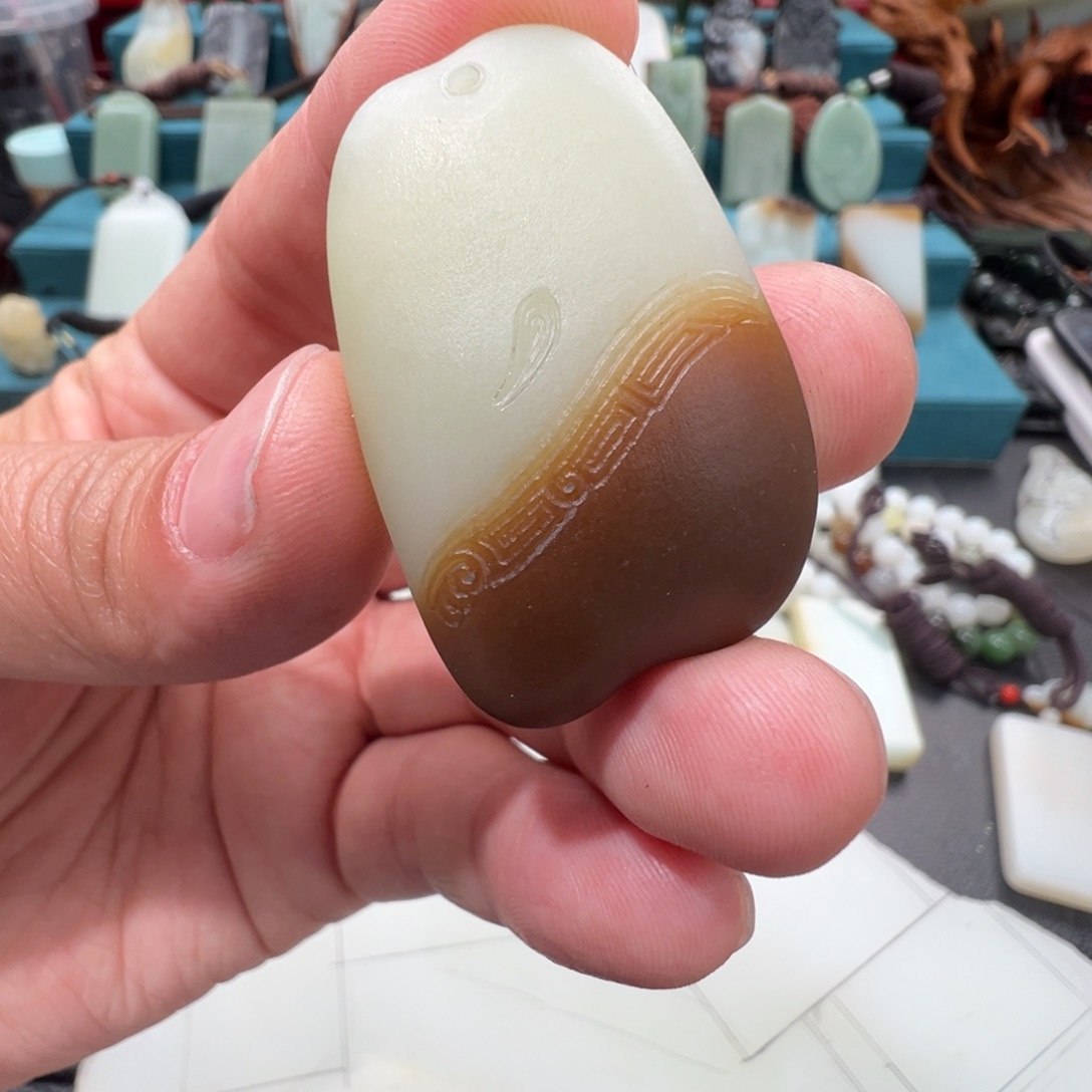 和田玉颈饰未镶嵌