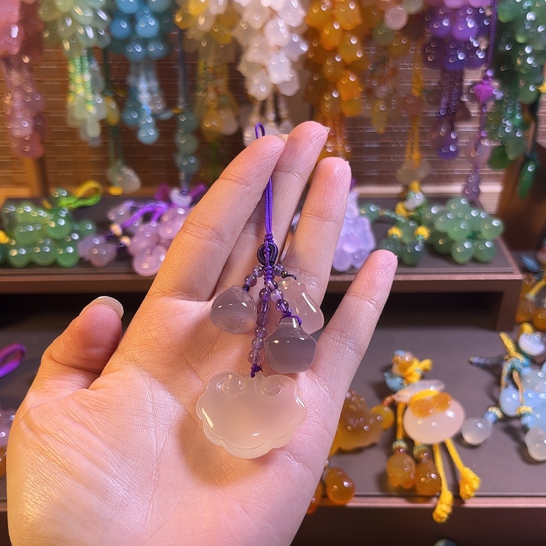 王***梦玛瑙/玉髓未镶嵌车挂福利款手机链