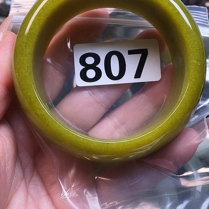 妖***儿蛇纹石玉未镶嵌手镯