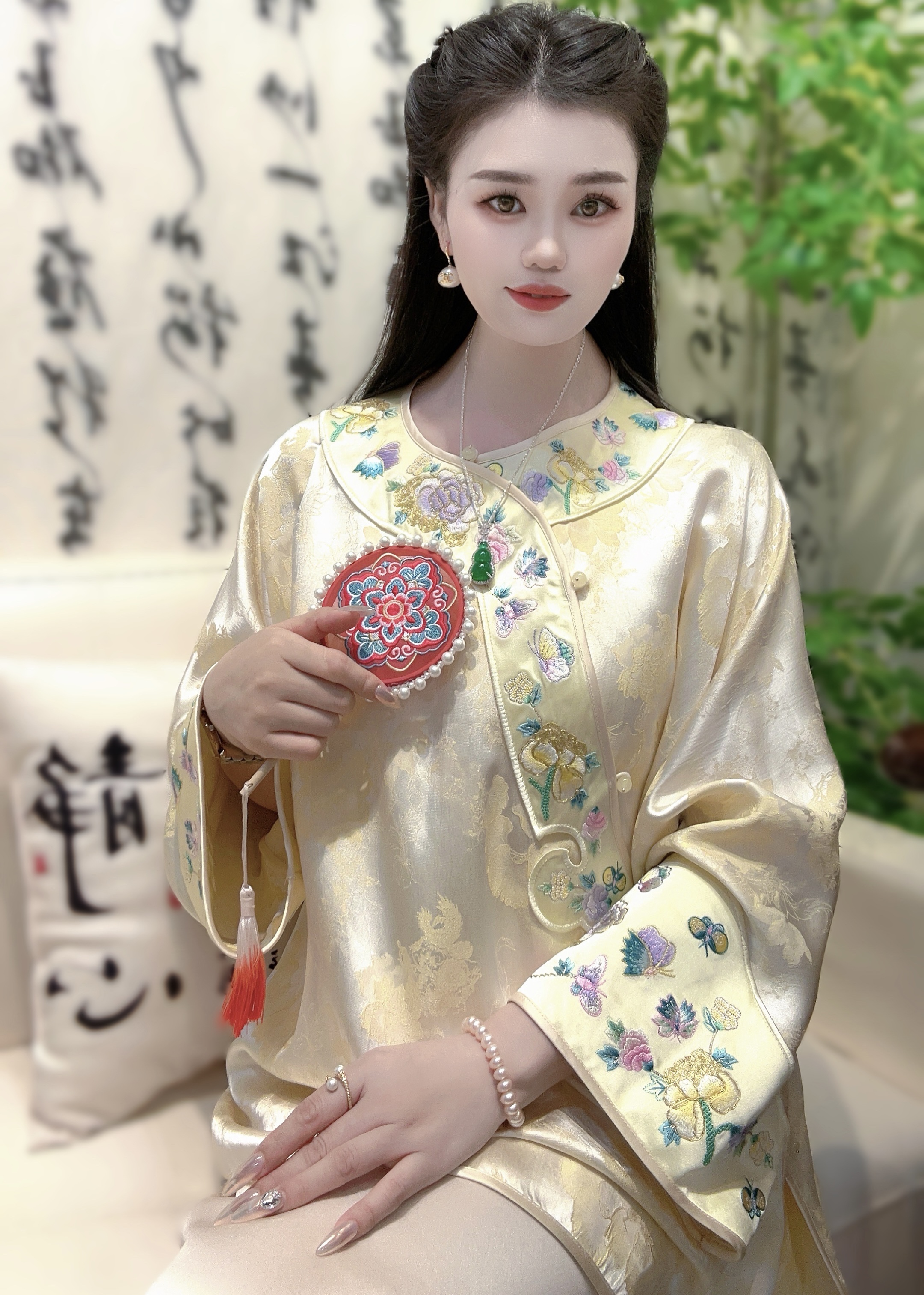  【丹妮甄选】-2025新中式国潮蝶恋花斜襟气质百搭高级显瘦上衣702