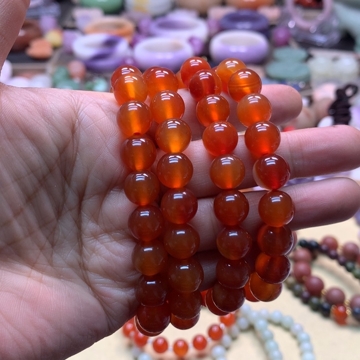 石英岩玉未镶嵌4条龙鳞凤血卡8手串