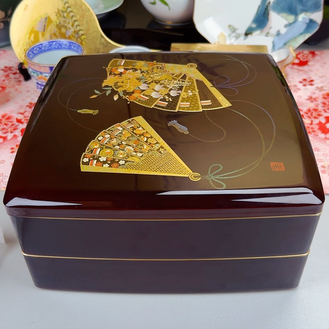 他家茶具瓷器真美！