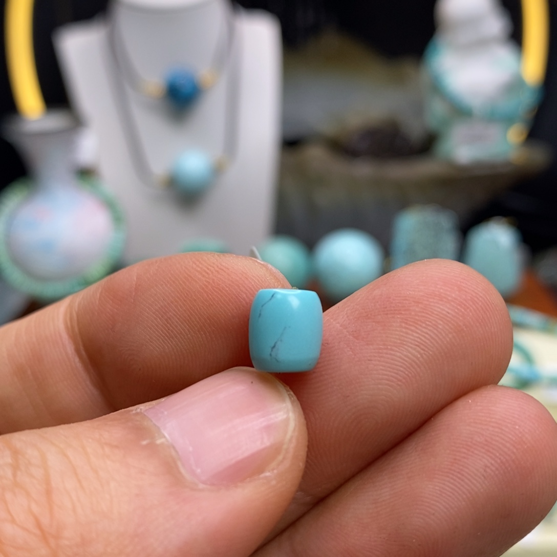 绿松石未镶嵌珠宝奇石7.4×8.3