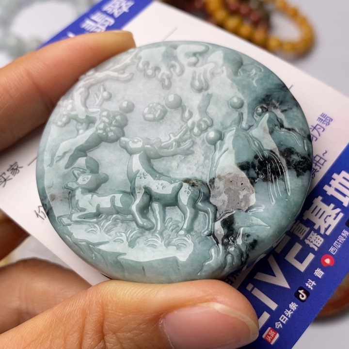 翡翠颈饰未镶嵌翡翠