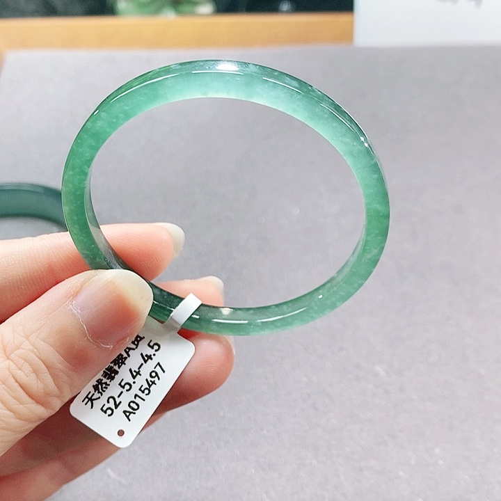 【闪购商品】翡翠手镯（圆镯）未镶嵌