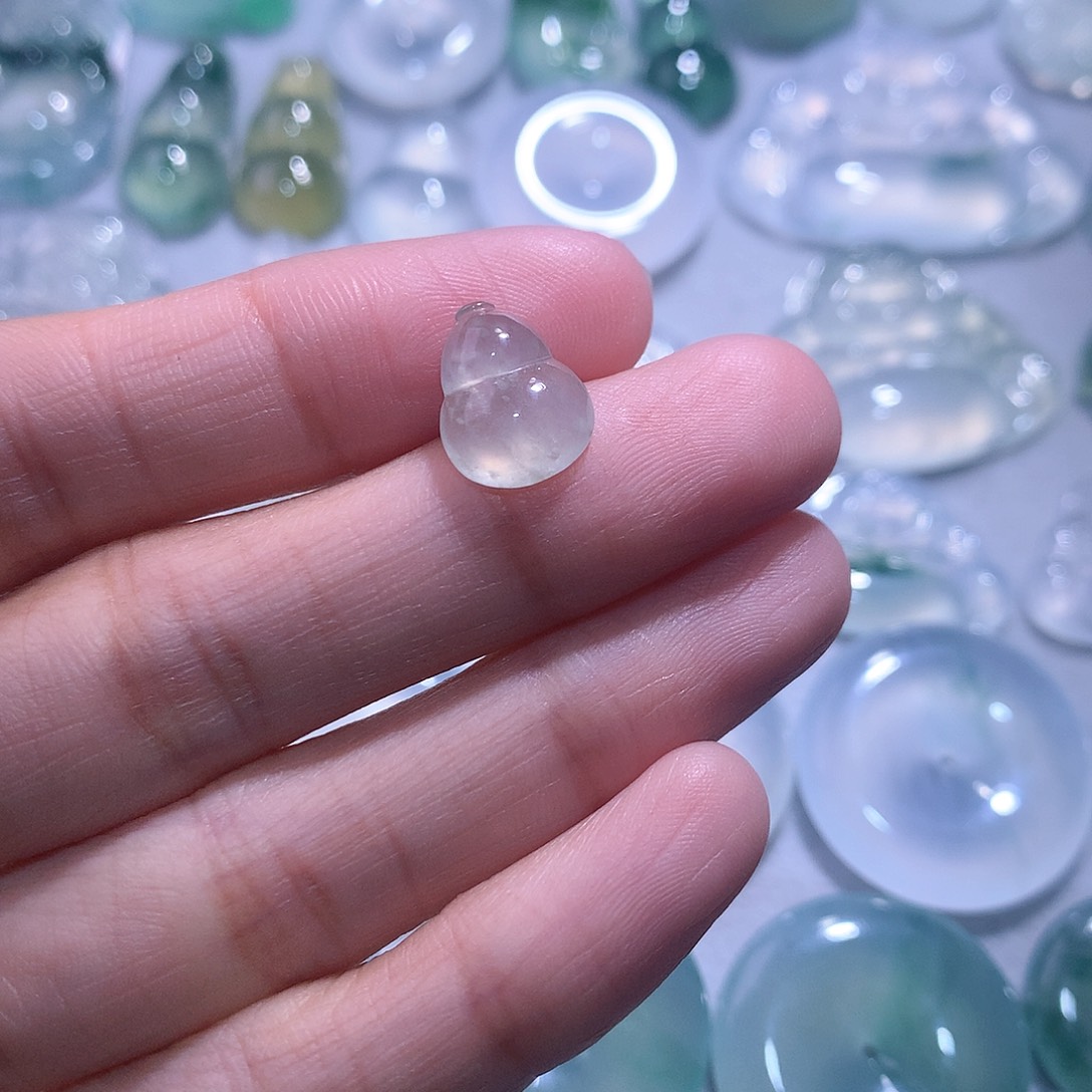 【闪购商品】翡翠颈饰未镶嵌葫芦