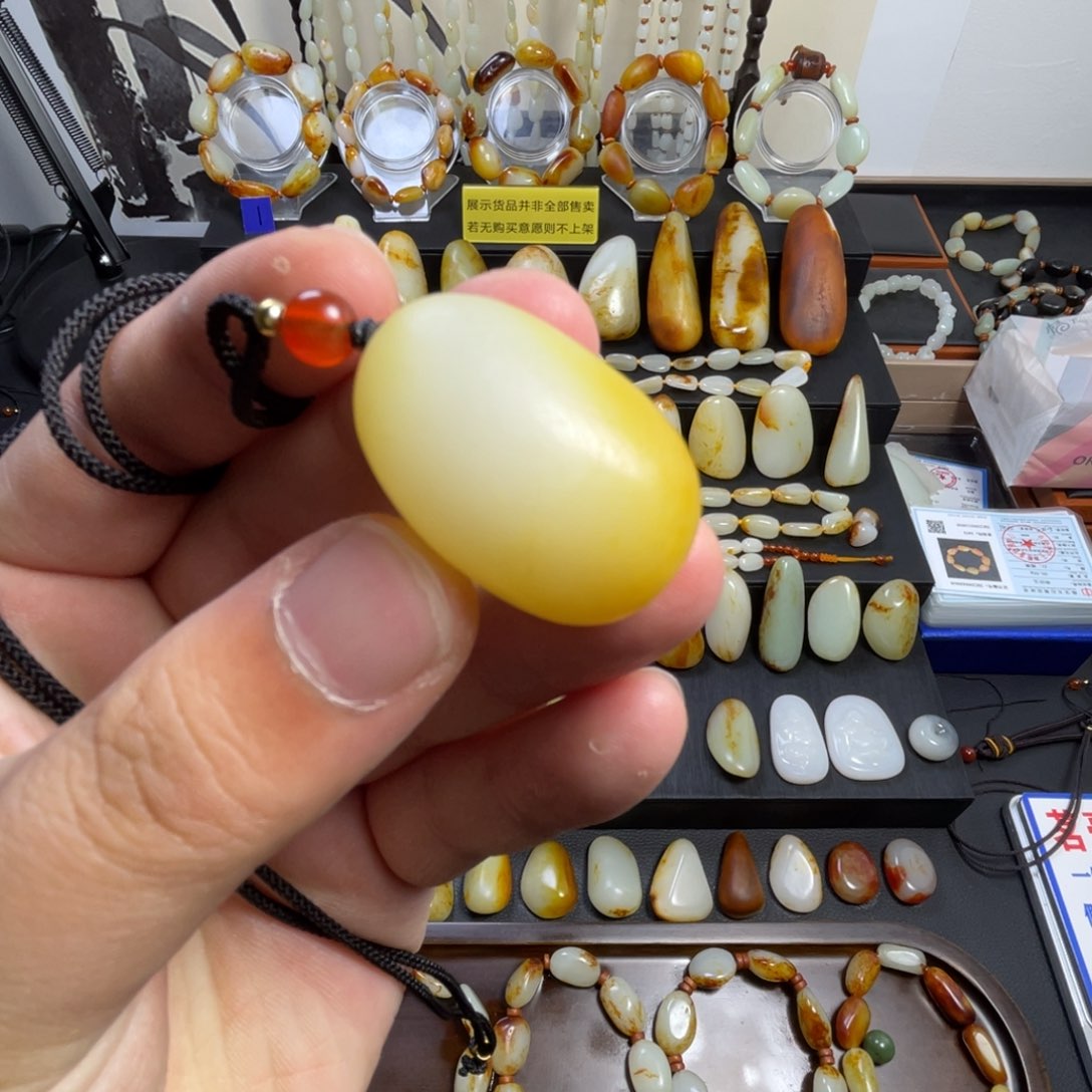 和田玉颈饰未镶嵌