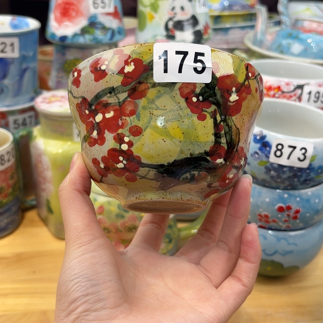 瓷片兔兔。兔兔好帅