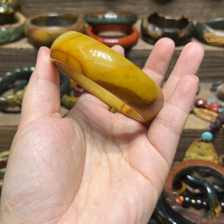 爆****和田玉未镶嵌颈饰