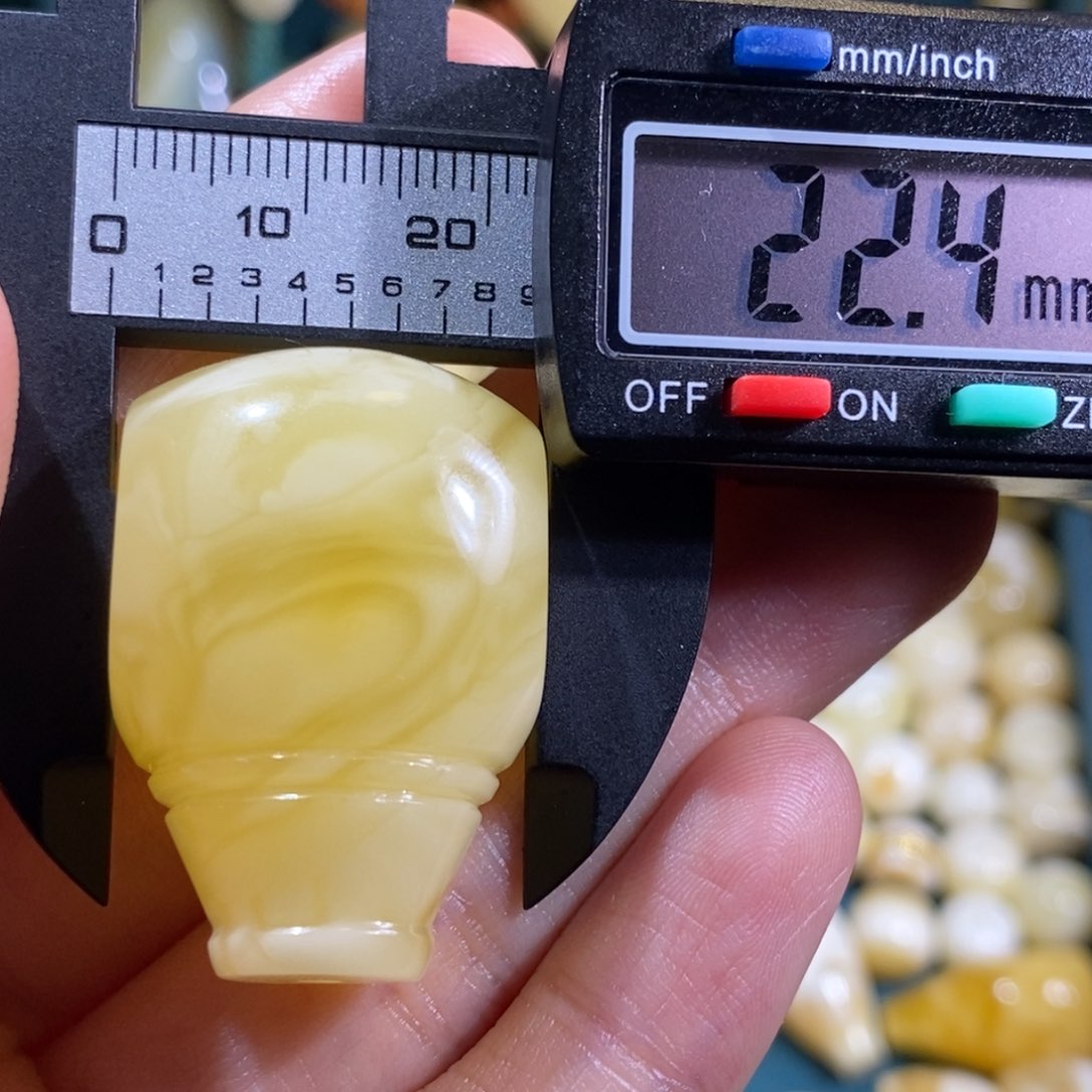 蜜蜡裸石未镶嵌配饰