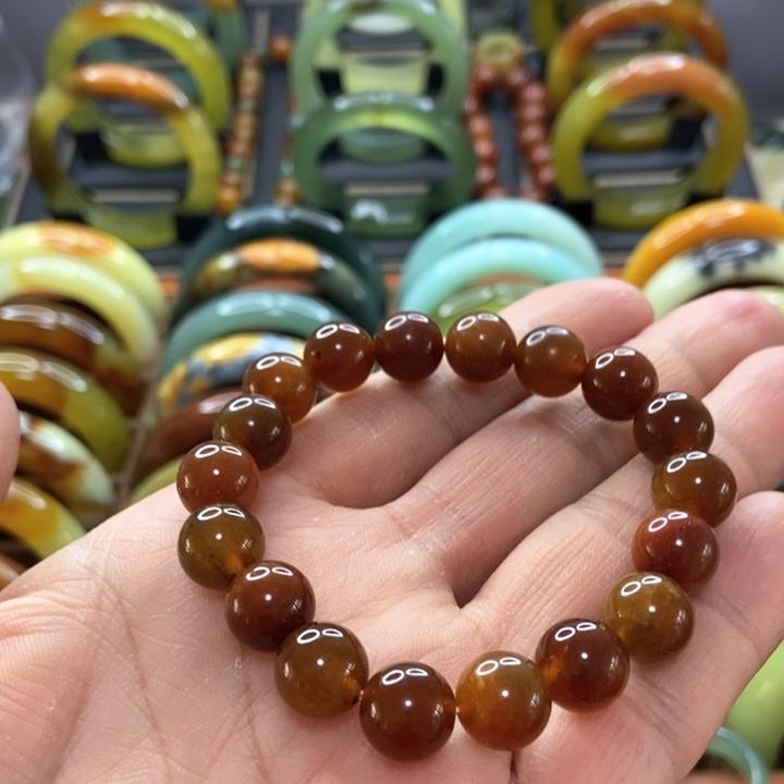 蛇纹石玉手镯未镶嵌