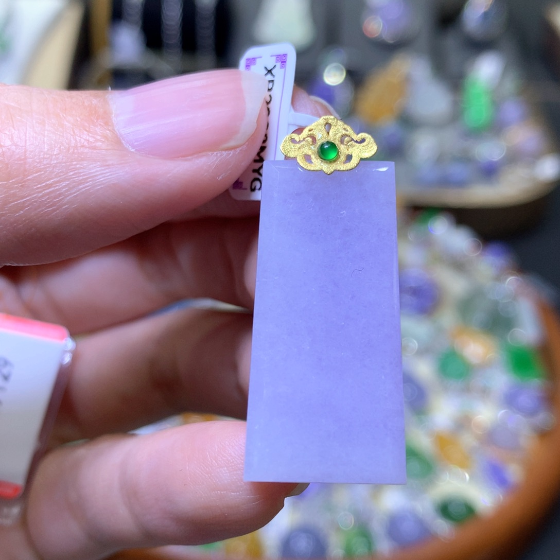 【闪购商品】翡翠颈饰18K金镶嵌翡翠吊坠项链