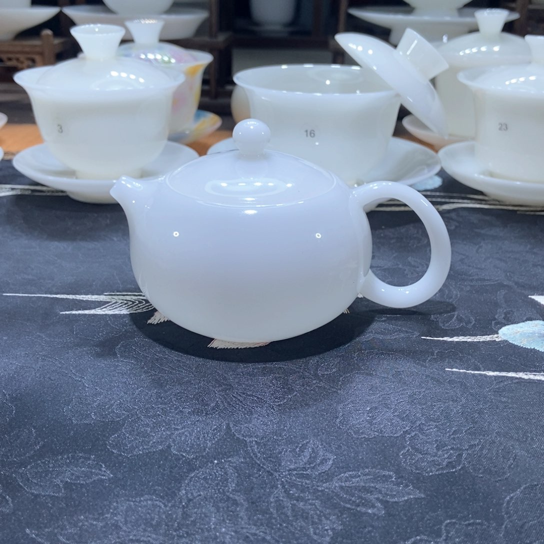 我想和她好好聊聊呢呵呵哒嘻嘻这一套