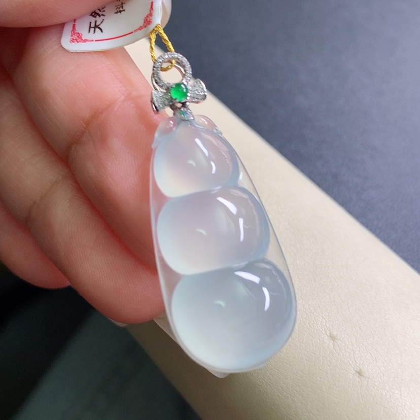 【闪购商品】翡翠颈饰18K金镶嵌豆子